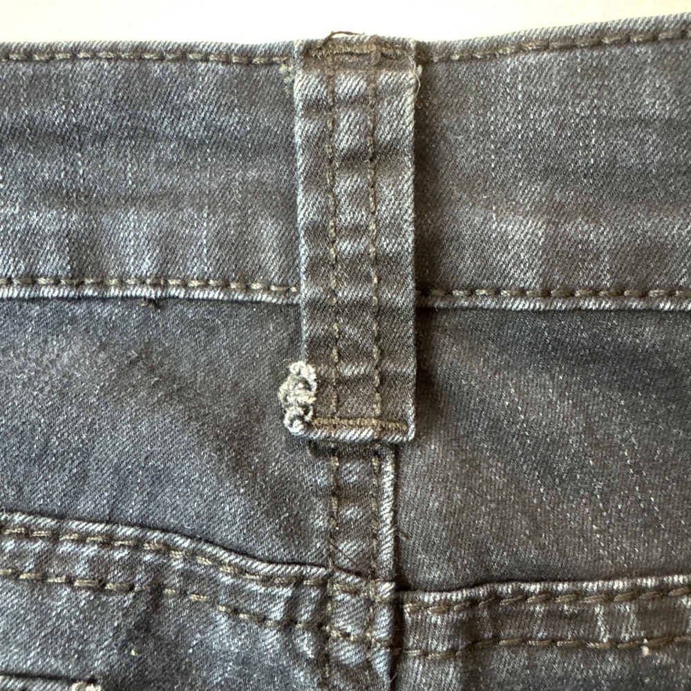 Truth Be Told Embellished Pocket Denim Capris 10 - Picture 7 of 7